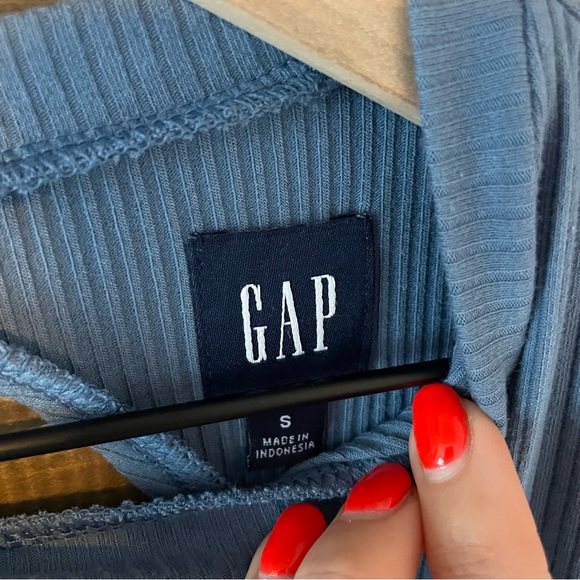 NWT GAP Ribbed Long Sleeve Top w/ Back Cutout - Picture 4 of 5